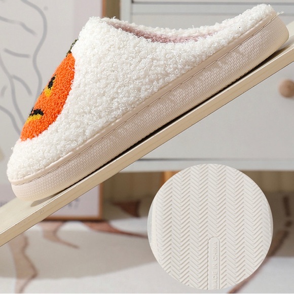 Pumpkin slippers for women - Picture 6 of 8